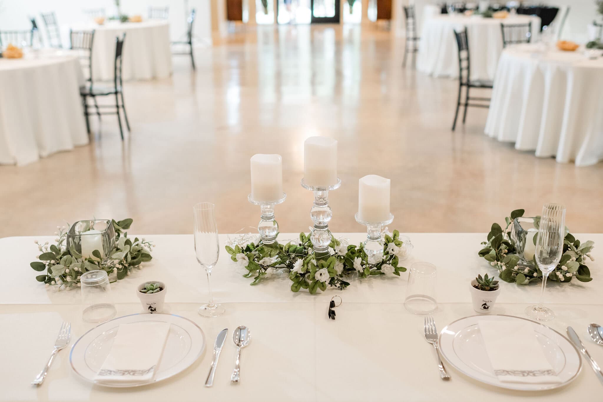 Elegant Head Table Setup