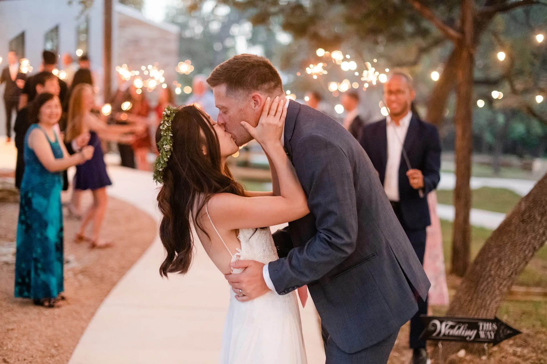 What Time Should Your Hill Country Wedding Ceremony Start?