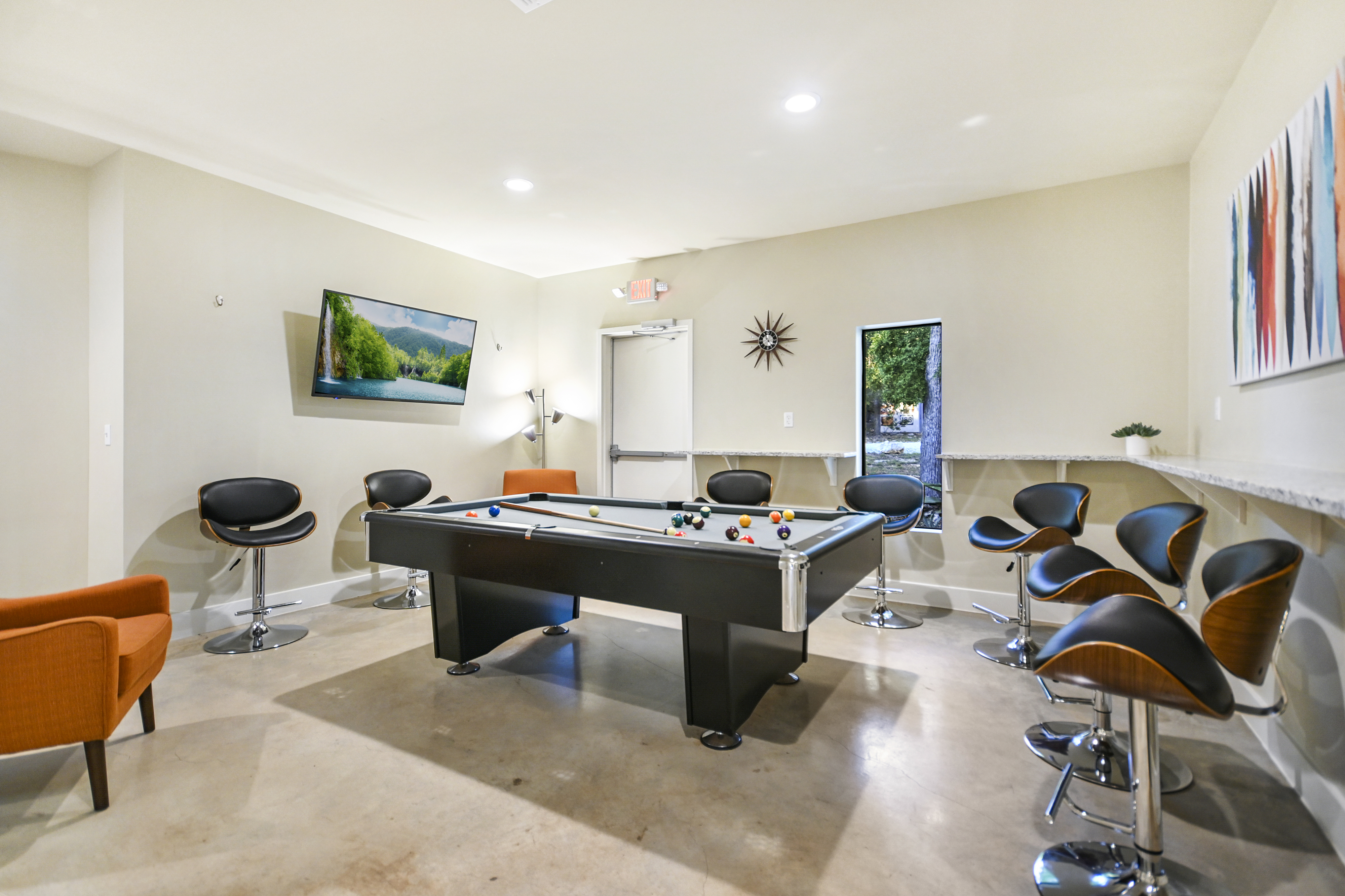 Modern Groom's Lounge