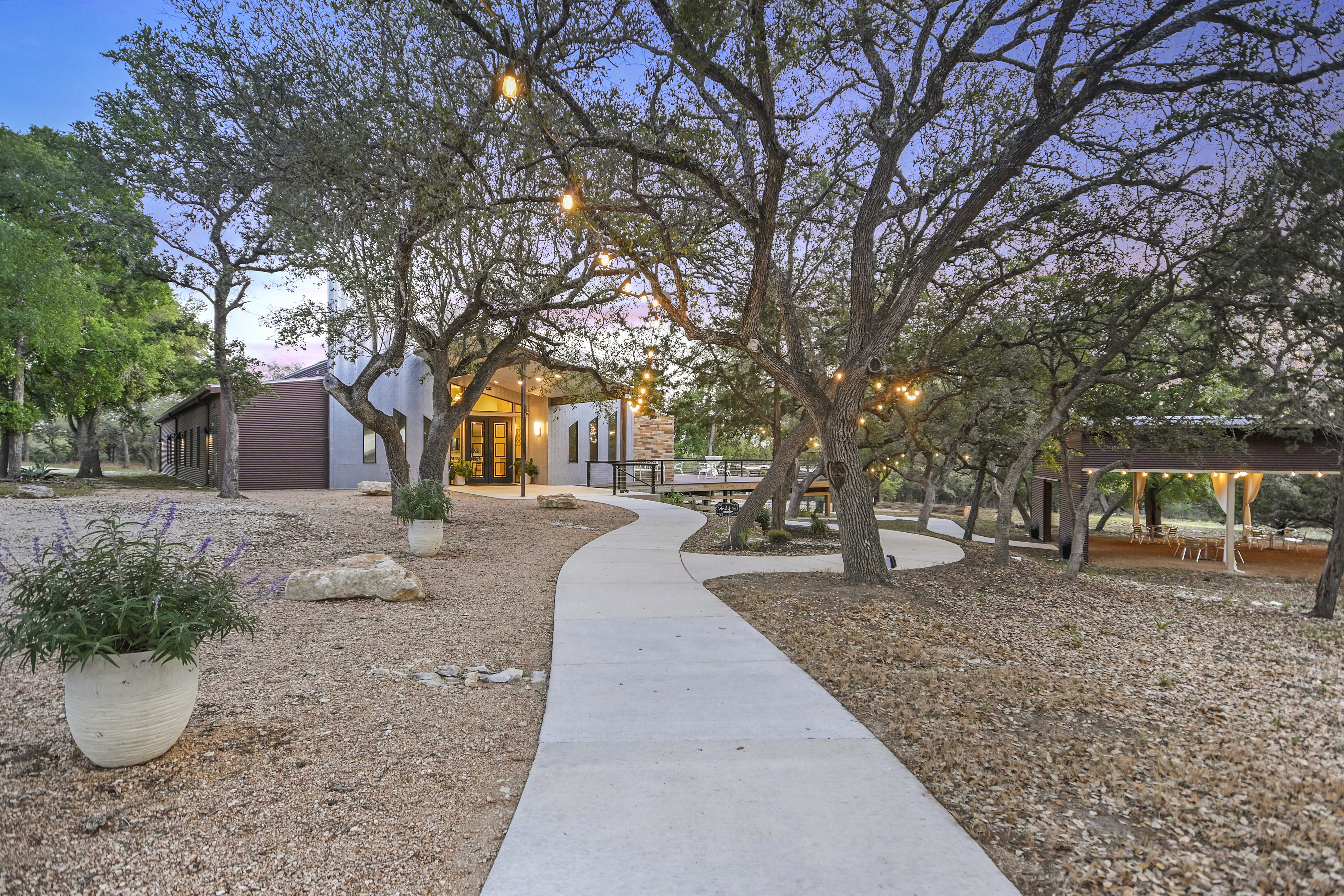 Prima Vista Venue Exterior Front